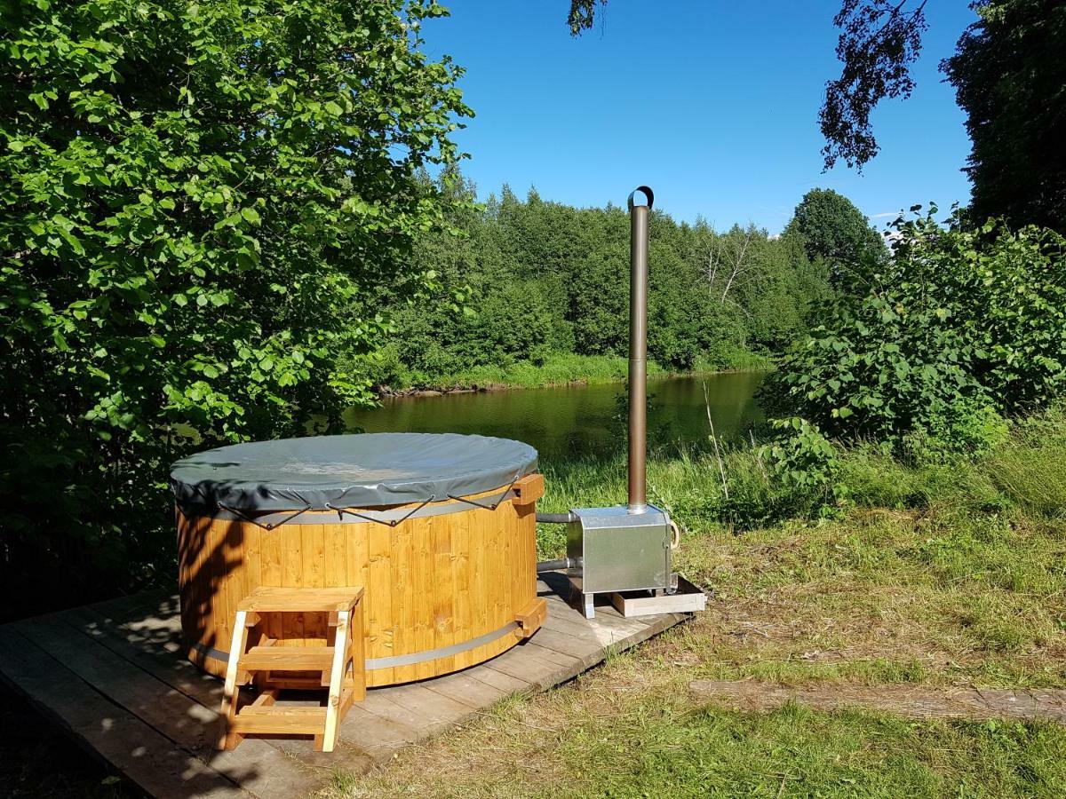 Soomaa Water Camp Hotel Jõesuu Buitenkant foto